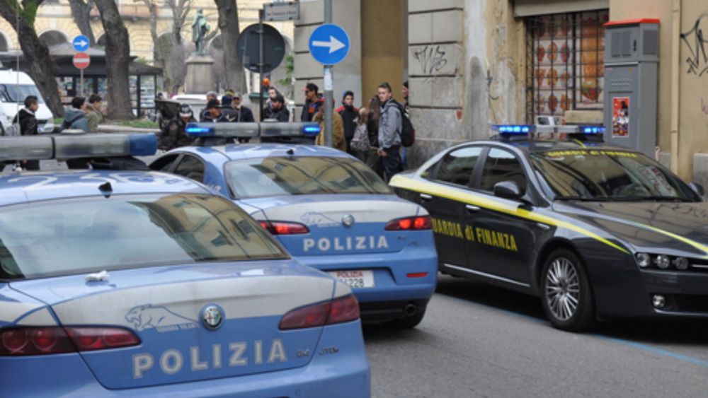 Livorno, prima di partire per una vacanza con la famiglia, incontra l’amante, la moglie scopre tutto, vacanze in fumo e lite furibonda