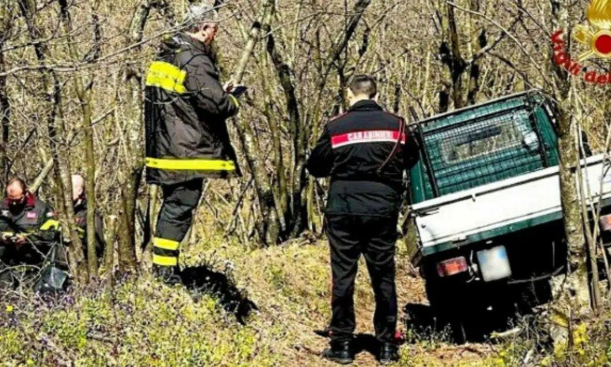 Torino, bimbo di 5anni rimane incastrato con la testa nel finestrino di un’Ape Piaggio, muore schiacciato