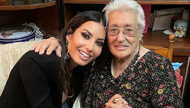 Elisabetta Gregoraci ha perso la sua prima fan, morta la tanto amata nonna Elisabetta  