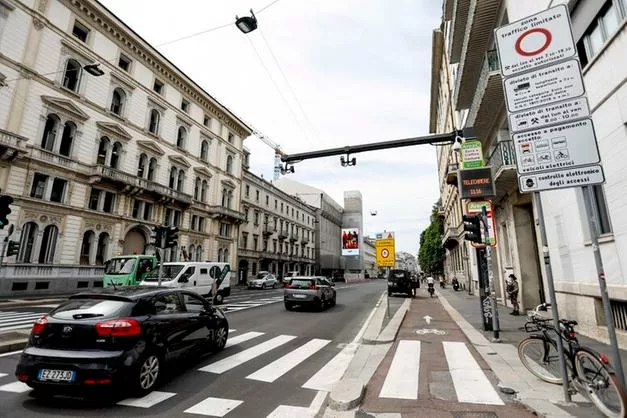 Milano, riesce a vendere per 14 volte lo stesso appartamento,  intascando 180mila euro