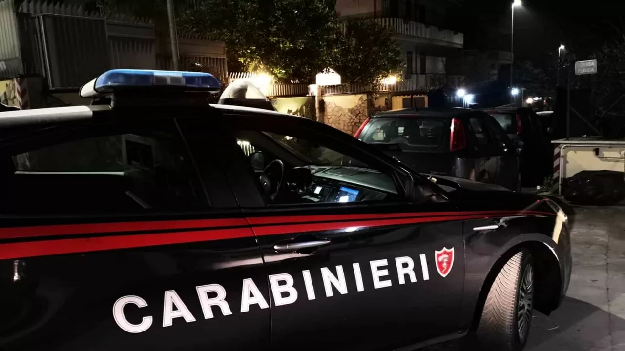 Roma, bimbo di 12 anni precipita nella piazza gremita di gente da un balcone al quinto piano, muore subito dopo l’arrivo in ospedale