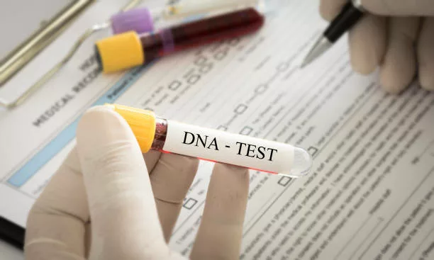 Padre e figlio per gioco fanno il test del DNA, ma il risultato non è quello che pensavo