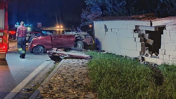 Perde nel buio il controllo della sua auto e si schianta contro un muro, muore sil colpo Andrea Mandria, aveva 30 anni