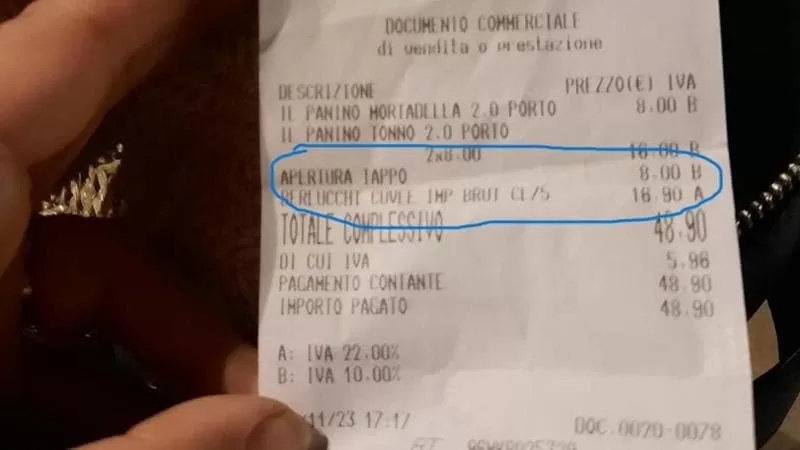 Scontri pazzi, enoteca a Palermo chiede 8 euro per apertura tappo, il titolare si giustifica “Definiamo così il servizio al tavolo”