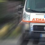 Una donna di 47 anni, di nazionalità cinese, è rimasta gravemente ferita in un incidente stradale avvenuto ieri sera alla periferia di Andria. Il sinistro è stato causato da un’auto guidata da un 19enne, che ha subito prestato soccorso alla vittima.