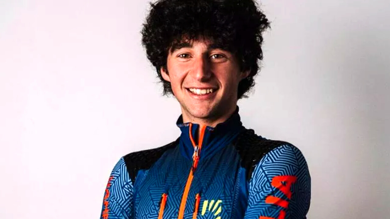 Mirko Lupo Olcelli, 18 anni, promessa dello sci alpinismo, perde la vita in un tragico incidente stradale su strada ghiacciata, sconvolgendo il mondo dello sport.