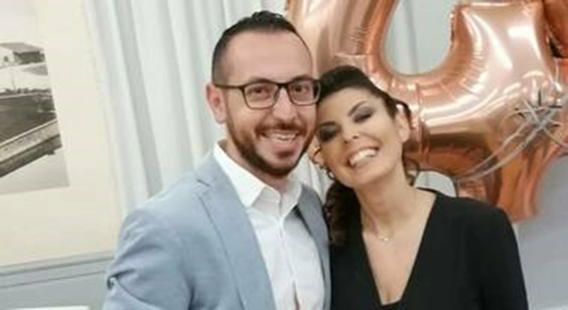 Sara Caretto, 40 anni, in vacanza a Londra con la famiglia, è tragicamente scomparsa a seguito di un improvviso malessere. La sua morte ha lasciato increduli familiari e amici.