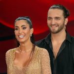 Durante la prima puntata di "Ballando con le stelle", Fabio Canino confonde Federica Nargi con Chiara Nasti, ma nonostante l'errore, i giudizi sulla performance della concorrente sono positivi, lasciando la coppia con buone prospettive.