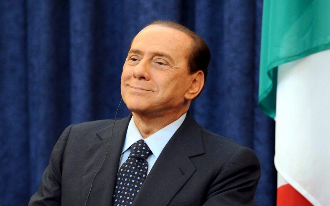 Il gruppo consiliare di Forza Italia ha avanzato la proposta di dedicare una via o una piazza di Bari a Silvio Berlusconi.