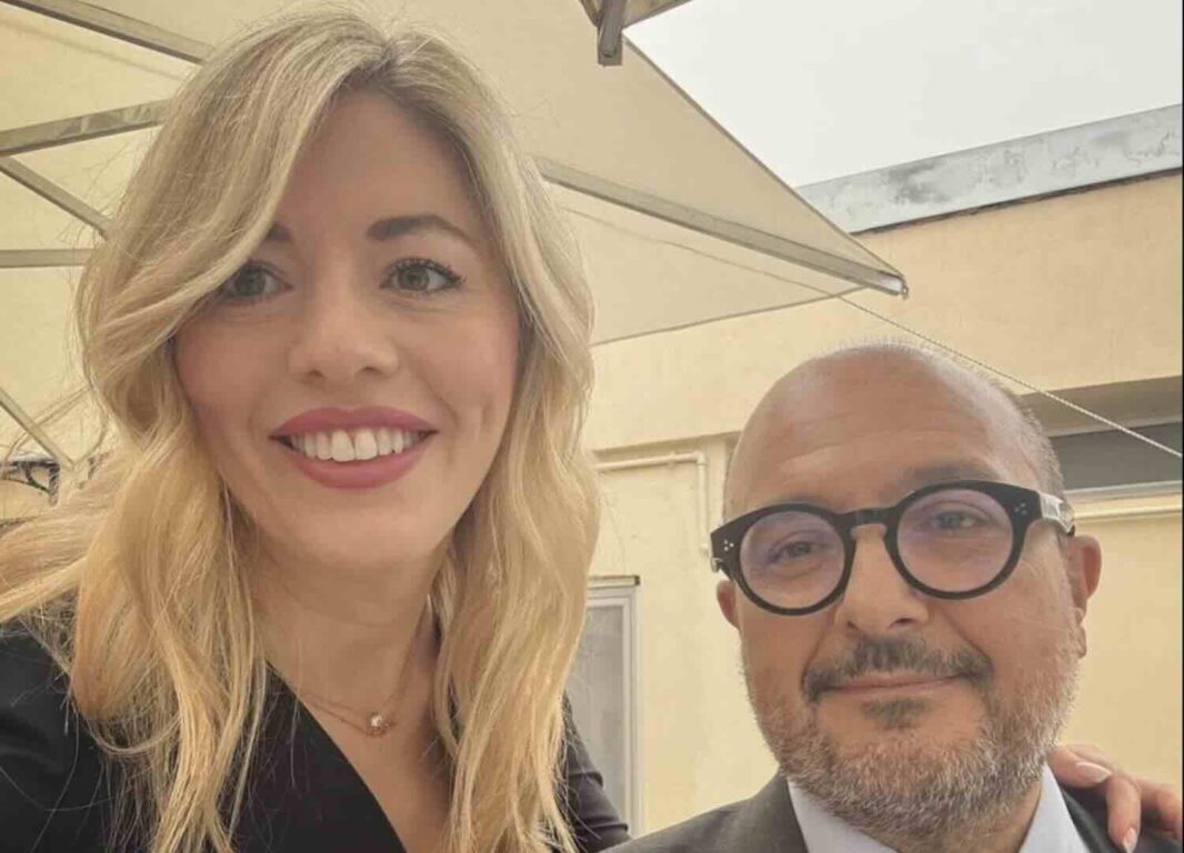 Maria Rosaria Boccia rompe il silenzio e fornisce nuovi dettagli sulla sua presunta relazione con il ministro della Cultura, Sangiuliano, e sul suo coinvolgimento nelle attività ministeriali.