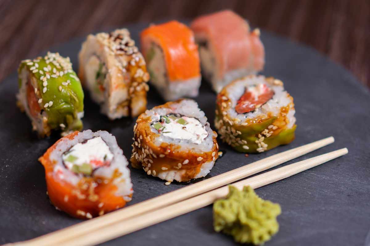 sushi consigli per mangiarlo stando sicuri